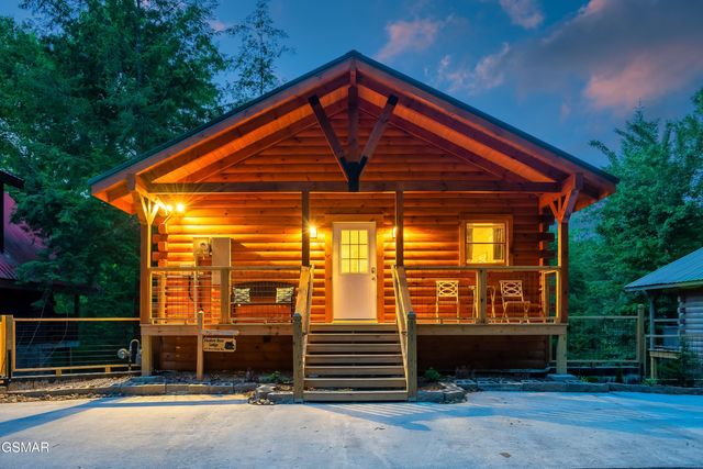 1633 Misty Hollow Way Way, Gatlinburg, TN 37738