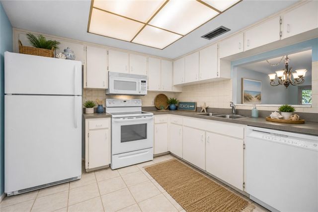 820 PATRICIA AVENUE 109, Dunedin, FL 34698