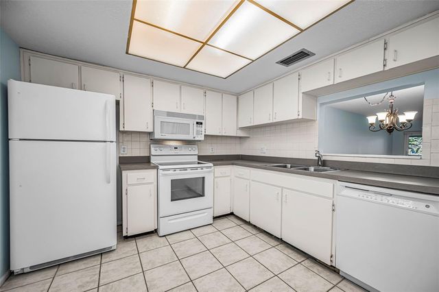 820 PATRICIA AVENUE 109, Dunedin, FL 34698