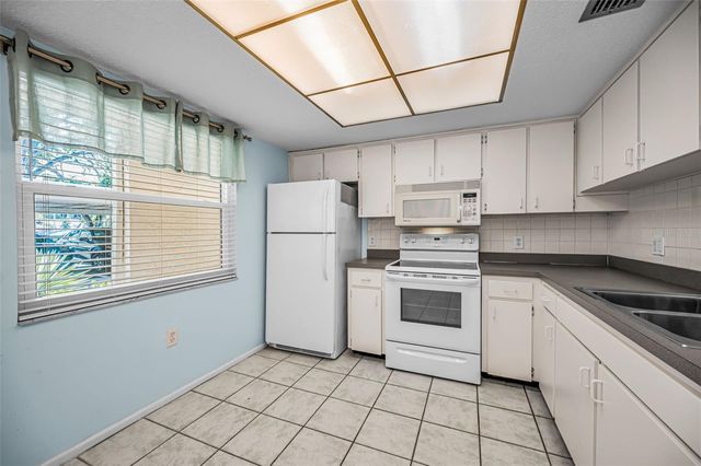 820 PATRICIA AVENUE 109, Dunedin, FL 34698