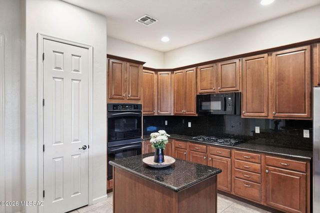 12756 N White Diamond Place, Oro Valley, AZ 85755