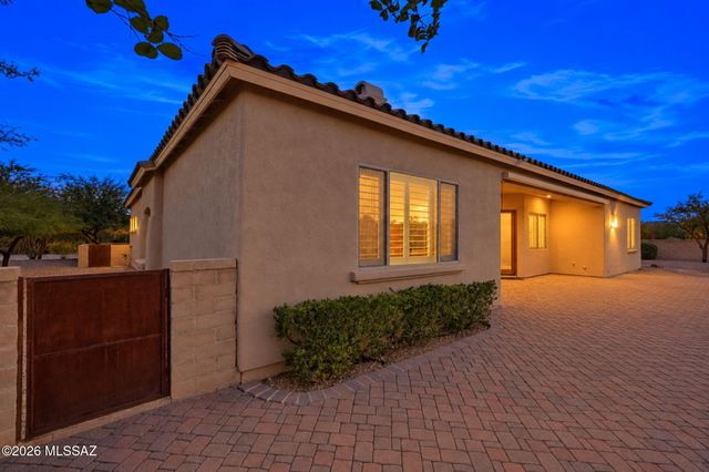 12756 N White Diamond Place, Oro Valley, AZ 85755
