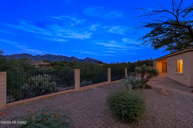 12756 N White Diamond Place, Oro Valley, AZ 85755