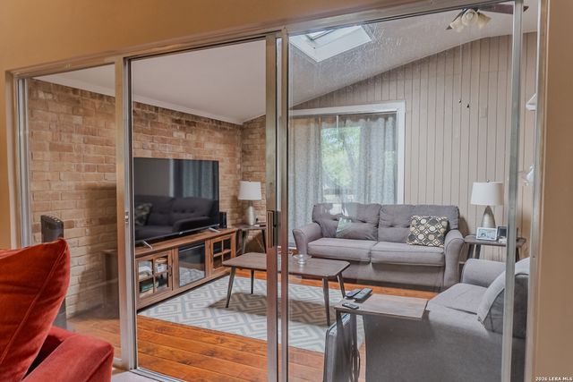 8942 Willmon, Windcrest, TX 78239