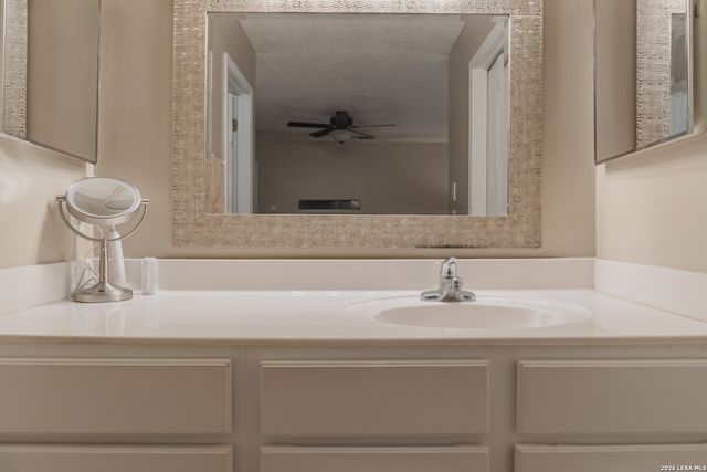 8942 Willmon, Windcrest, TX 78239