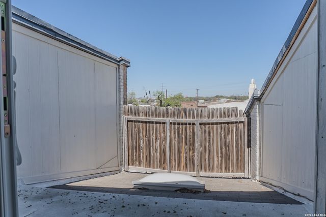 8942 Willmon, Windcrest, TX 78239