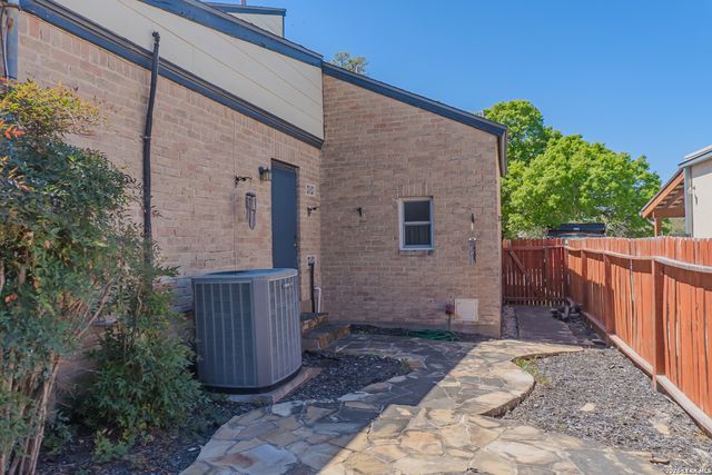 8942 Willmon, Windcrest, TX 78239