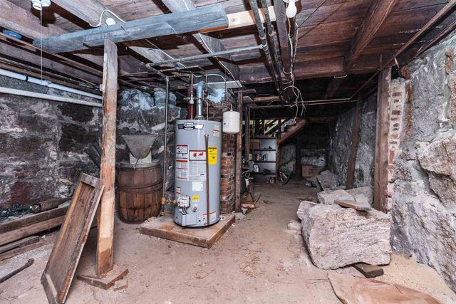 326 Lake Avenue, Manchester, NH 03103