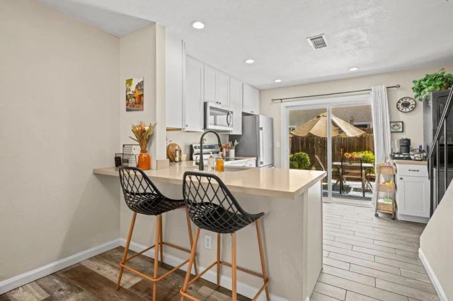 10323 Restful Ct, Santee, CA 92071