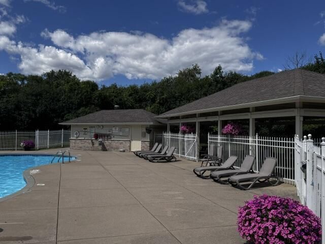 N53W14172 St Andrews DRIVE, Menomonee Falls, WI 53051