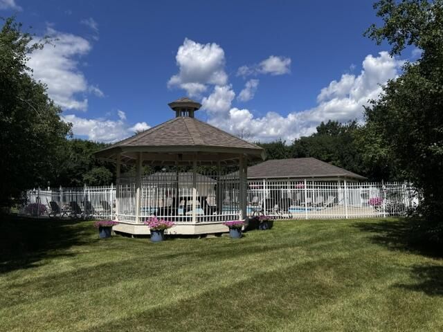 N53W14172 St Andrews DRIVE, Menomonee Falls, WI 53051