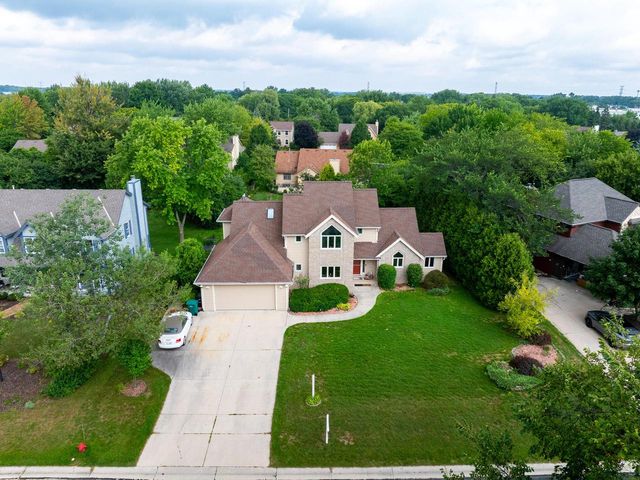 N53W14172 St Andrews DRIVE, Menomonee Falls, WI 53051
