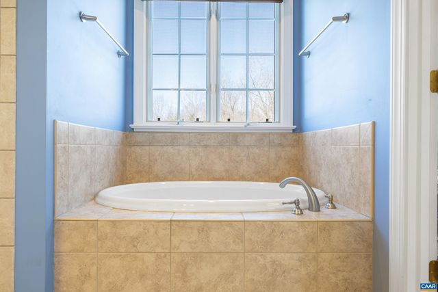 381 BYBEE ESTATES LN, Palmyra, VA 22963