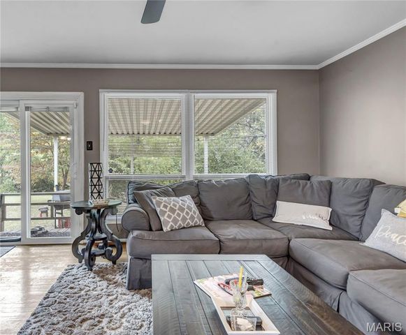 1730 Parktree Lane, St Louis, MO 63138