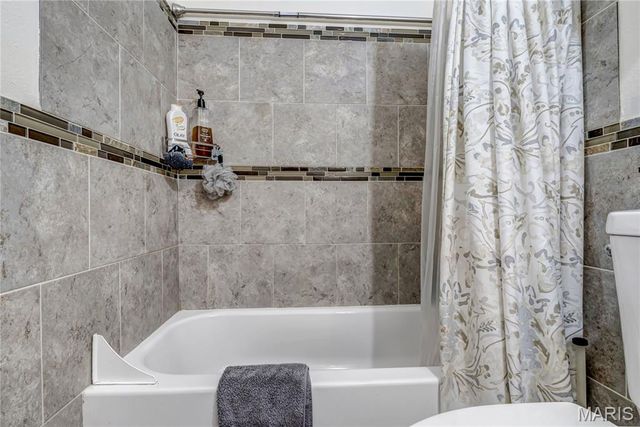 1730 Parktree Lane, St Louis, MO 63138