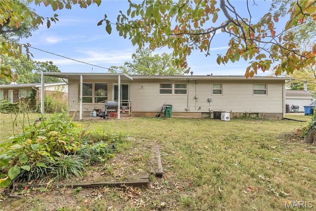 1730 Parktree Lane, St Louis, MO 63138