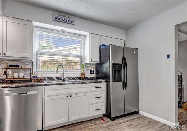 1730 Parktree Lane, St Louis, MO 63138