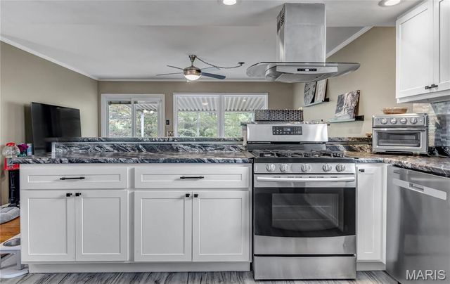 1730 Parktree Lane, St Louis, MO 63138