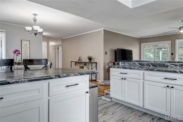 1730 Parktree Lane, St Louis, MO 63138