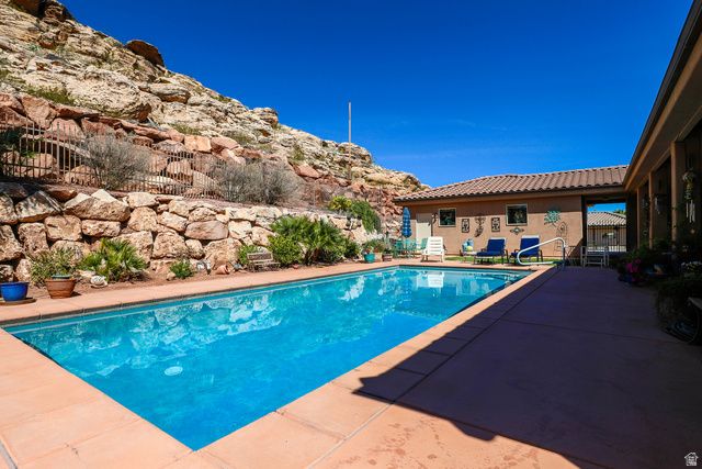 2317 E GREYSTONE DR, St. George, UT 84790