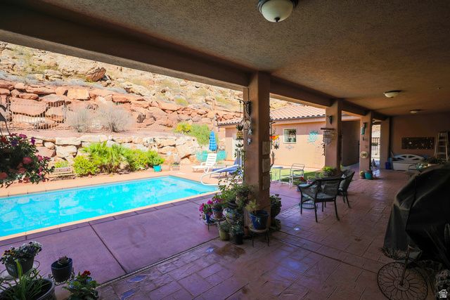 2317 E GREYSTONE DR, St. George, UT 84790