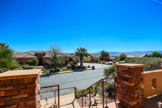 2317 E GREYSTONE DR, St. George, UT 84790