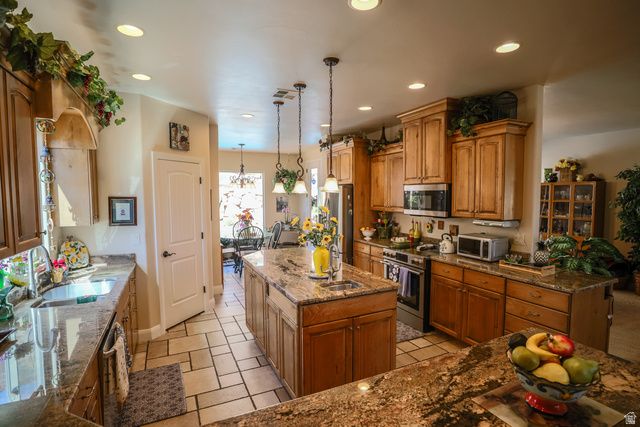 2317 E GREYSTONE DR, St. George, UT 84790