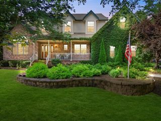 13260 W Paddock PARKWAY, New Berlin, WI 53151