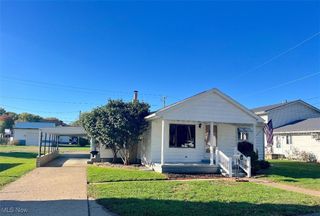 428 Kaserman Avenue NE, New Philadelphia, OH 44663