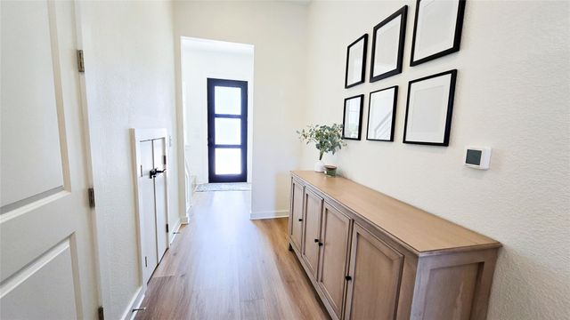 12001 Vista Parke DR 102, Austin, TX 78726