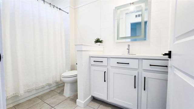 12001 Vista Parke DR 102, Austin, TX 78726