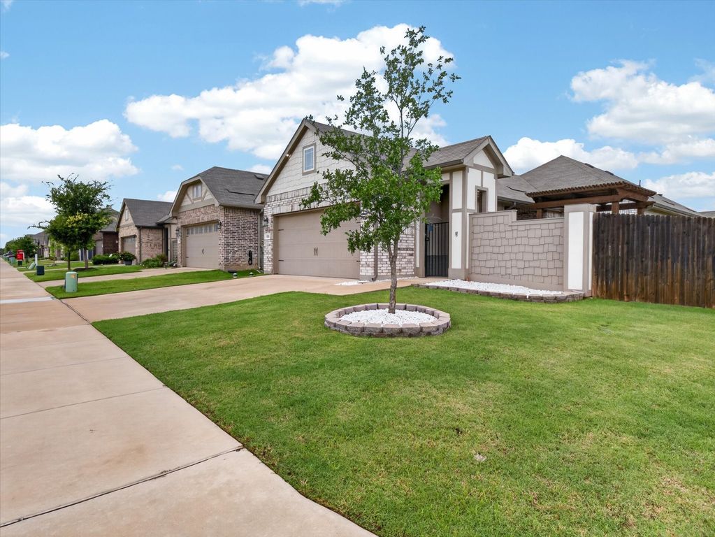 599 Concho Street, Aubrey, TX 76227