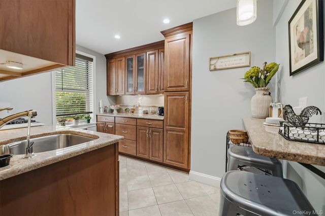 125 Bronx River Road 2F, Yonkers, NY 10704