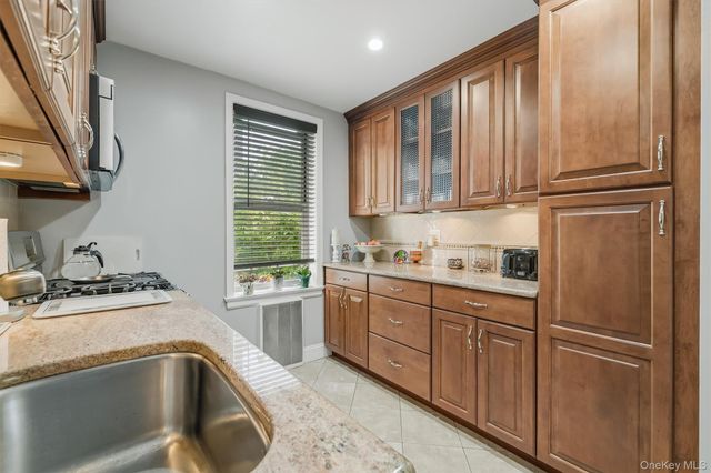 125 Bronx River Road 2F, Yonkers, NY 10704