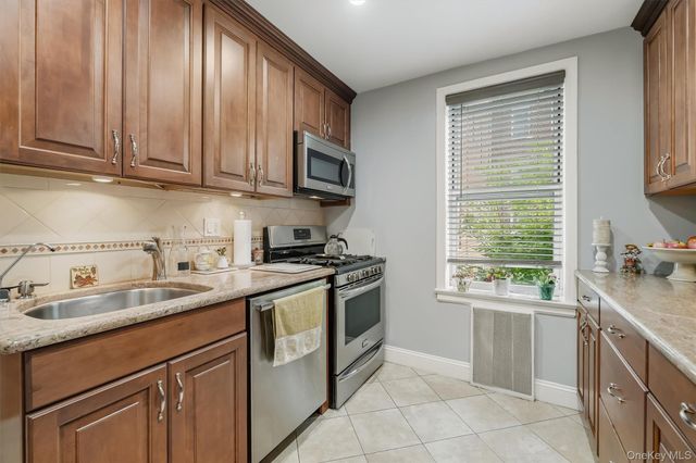 125 Bronx River Road 2F, Yonkers, NY 10704