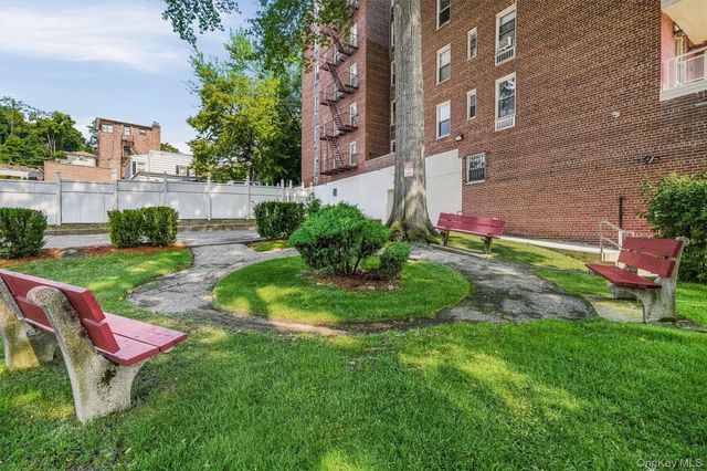 125 Bronx River Road 2F, Yonkers, NY 10704