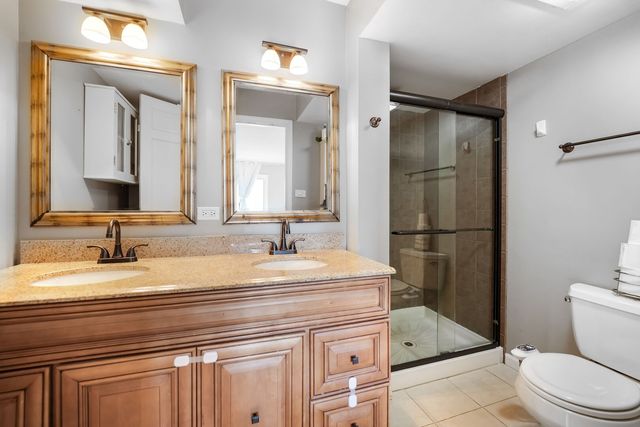 10411 S Komensky Avenue 101B, Oak Lawn, IL 60453