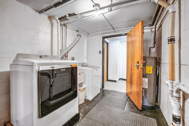 10411 S Komensky Avenue 101B, Oak Lawn, IL 60453