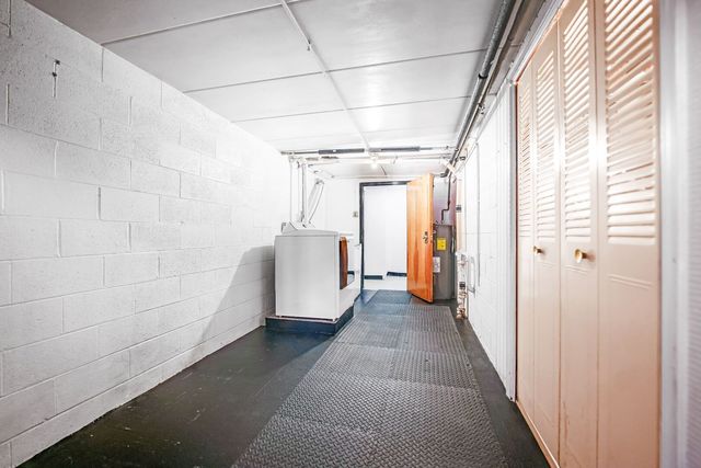 10411 S Komensky Avenue 101B, Oak Lawn, IL 60453