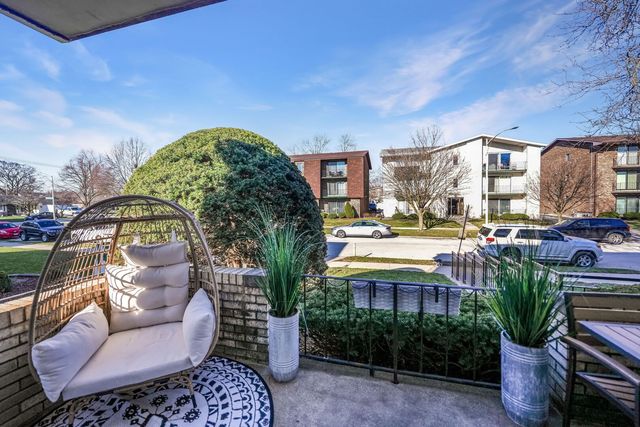 10411 S Komensky Avenue 101B, Oak Lawn, IL 60453