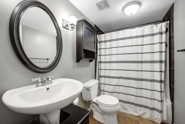 10411 S Komensky Avenue 101B, Oak Lawn, IL 60453