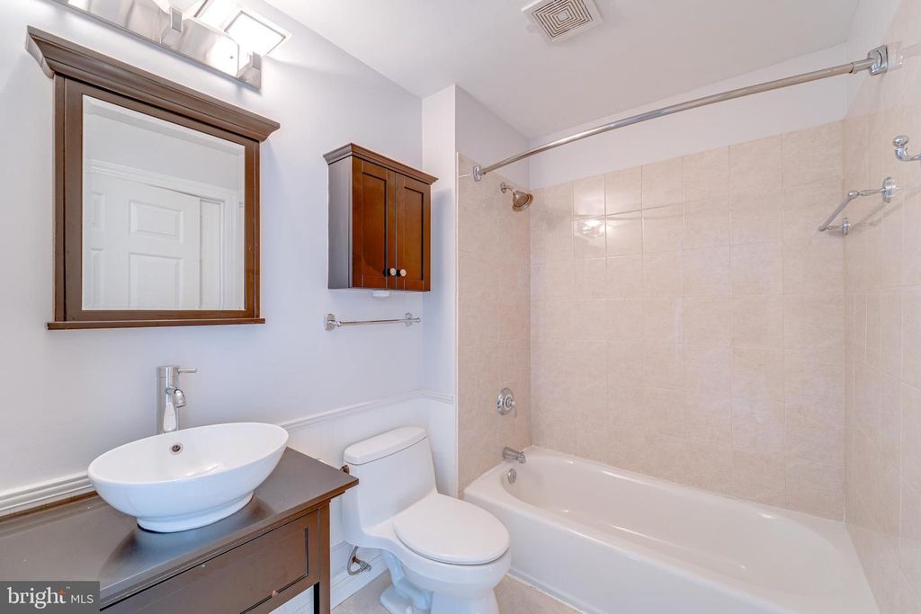 9220-E CARDINAL FOREST LN #E, Lorton, VA 22079