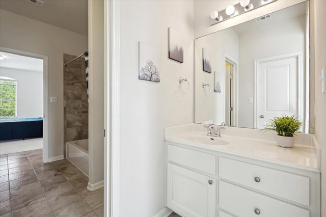 2216 Lookout Knoll DR, Leander, TX 78641