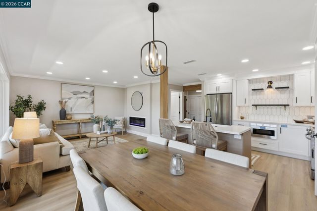 2101 Golden Rain Rd 14, Walnut Creek, CA 94595