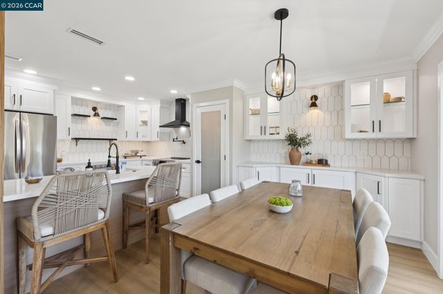 2101 Golden Rain Rd 14, Walnut Creek, CA 94595