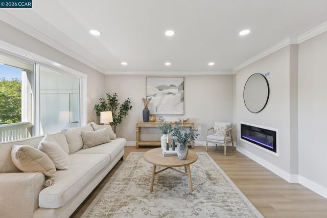 2101 Golden Rain Rd 14, Walnut Creek, CA 94595