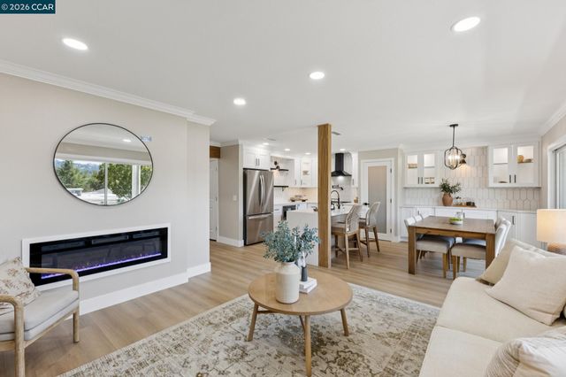 2101 Golden Rain Rd 14, Walnut Creek, CA 94595