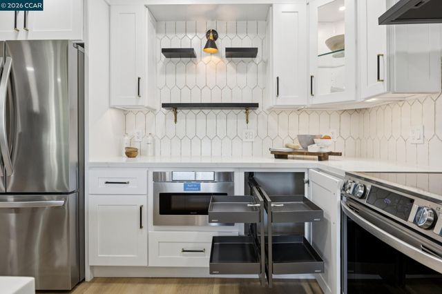 2101 Golden Rain Rd 14, Walnut Creek, CA 94595