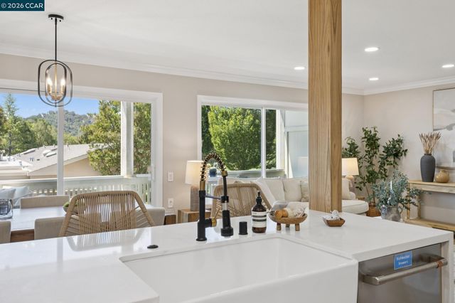 2101 Golden Rain Rd 14, Walnut Creek, CA 94595