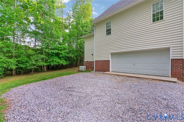 12081 Hunters Hawk Ct, Chesterfield, VA 23838
